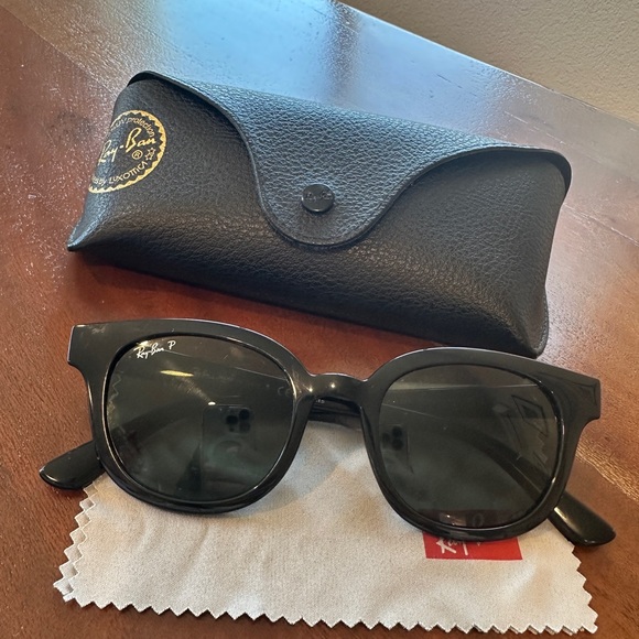 Ray-Ban Black Sunglasses (Polarized)